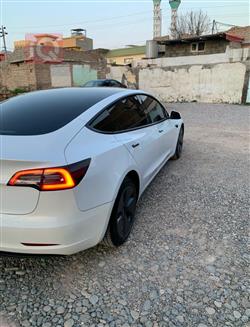 تسلا موديل 3